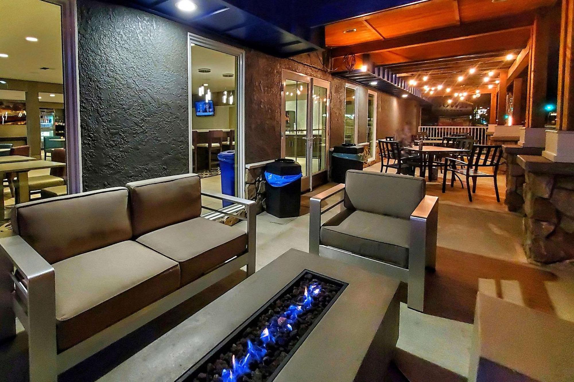 Cielo Hotel Bishop-Mammoth, Ascend Hotel Collection المظهر الخارجي الصورة